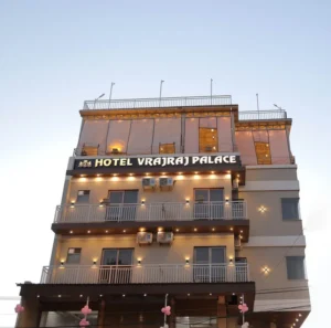 hotel vrajraj palace